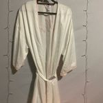 Elegant White Women's Robe Size XL Photo 2