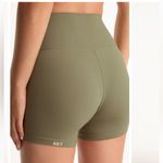 Set Active Airluxe Breathe Parke Shorts In Tan Size Small Photo 8