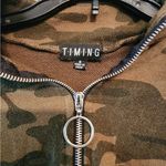 Timing  green camo cropped hoodie size small Photo 2