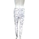 Forever 21 White & Grey Camo Yoga Leggings – Size Small | High Waist Photo 2