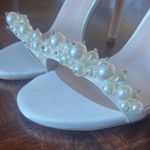 Amazon yowmns White Women's Heeled Sandals Pearl Decoration Open Toe Stiletto Heels Wedding Sexy Back Zipper Cover Pumps Evening Party Shoes Handmade Elegant High Heels Summer Photo 7
