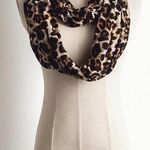 ✨Leopard print travel infinity scarf with zipper Multi Photo 1