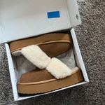 Dream Paris NWOT Dream Pairs Faux Fur Brown and Tan Platform Slippers with Box Photo 2