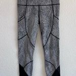 Lululemon Outrun Tight
Power Luxtreme Spray Jacquard White Black / Black Photo 0