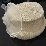 AUGUST Elegant Cream Hat Floral Tülle Gold Accent Church Hat Downton ABBY STYLE Photo 5