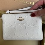Coach Authentic EMBOSSED LOGO ZIP WALLET /2 CHARMS❤️❤️🔥 Photo 5