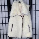 Melrose and Market Sherpa Plush Faux Fur Sleeveless Vest White Small Photo 5