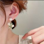 1 Pair Delicate Decor Dangle Zinc Alloy Earrings With Faux Pearl And Flower Desi Gold Photo 4