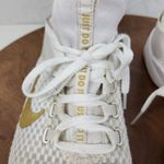 Nike Air Max Womens Bella TR 2 Shoes 9.5 White Metallic Gold Sneakers AQ7492-101 Photo 2