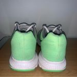 Nike  Women's Zoom Winflo 2 Running Shoe Size 9 White/Metallic Silver/Pink/Green Photo 7