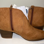 Old Navy NWT Women's Faux Suede Side Zip Western Ankle Booties Photo 0