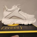 Buffalo London Cloud Butterfly Women’s White Platform Sneakers Size 10.5 Photo 12