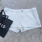 Torrid  Cutout Embroidery Skinny Short - Vintage Stretch White Photo 2