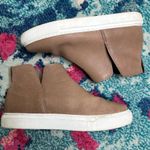 Birdies The Falcon High Top Sneaker in Cafe Au Lait Brown Leather Size 7.5 Photo 2