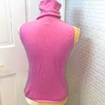 Bloomingdale’s orchid pink 💯cashmere sleeveless funnel neckline sweater.Size MP Photo 3