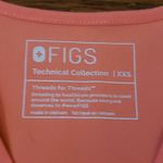 FIGS  Coral Womens Chic Fun Whimsical Feminine Healthcare Scrub Top Size XXS Photo 2