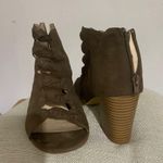 Attention Anckle Boots size 10 Good condition. Heels 3” Photo 3