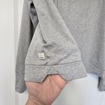 Vuori  Halo Essential Hoodie Cropped Size Large Heather Gray VW226 Photo 7