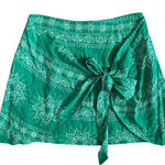 VICI NWT‎  Sarong Style Lightweight Green White Lined Mini Skirt Resort Sz Medium Photo 0