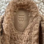 Cozy Tan IB Sherpa Fleece Slippers NWOT Sz 8 Photo 6