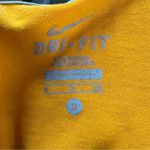 Nike  dryfit woman’s size small athletic t-shirt Photo 10