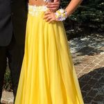 Rachel Allen Yellow Prom Dress Photo 0