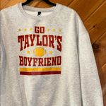 “Go Taylors Boyfriend” Taylor Swift Travis Kelce the Chiefs football crewneck Gold Size L Photo 2