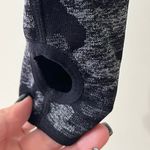 Gymshark  women’s size small Adapt Crop Top Camo Seamless Long Sleeve Black Gray Photo 3