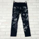 Athleta  XS‎ Camo Print High Rise Chaturanga Capri Leggings Side Pockets Photo 12