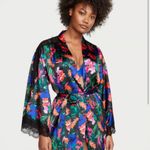 Victoria's Secret Satin & Lace Tropical Floral Kimono Bell Sleeve Robe XS/S Photo 1