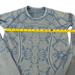 Lululemon  Size 8 Swiftly Tech Long Sleeve Bright Blue‎ Scale Print Athletic Rare Photo 7