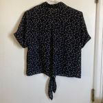 Lily White 🌞 Cropped Button Down Black with White Arrow Blouse A Photo 7