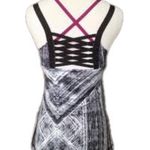 Lululemon Hot to Street Tank in Heat Wave Sz 6 Photo 5
