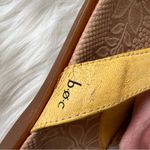 B.O.C. Sz 10 M Womens Yellow Flower Leather Thong Sandals Spring Boho Photo 3