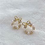 Gold Pearl Bow Earrings White Photo 2