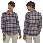 Patagonia  Women’s Organic Cotton Heywood Flannel Shirt Longsleeve in New Navy 4 Photo 1