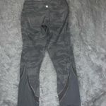 Lululemon  Wunder Under with Scallop Trim and Mesh White Camouflage size 12 Photo 3