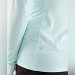 Lululemon  Runbeam Hoodie Aquamarine / Power Purple Photo 2