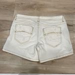 Hot Kiss White Distressed Denim Shorts Women’s Size 5 Cici Lace Detail Photo 1