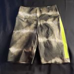 Nike  One Luxe 7” Tie Dye Mid Rise Biker‎ Shorts NWT XS Photo 1