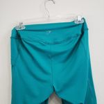 Gymshark Women's High-Rise Seamless Stirrup Illumination Gym Legging in Green Photo 11