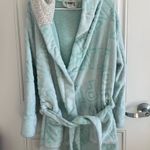 PINK - Victoria's Secret PINK Victoria’s Secret Women’s Light Blue Robe w/ White Fluffy Hood - Size M/L Photo 0