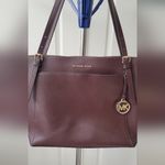 Michael Kors  Voyager Large Saffiano Leather Top-Zip Tote Photo 4