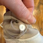 Lululemon sports bra mesh cross cross-racer back size 8 athletic sports workout Photo 3