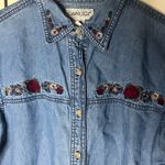 Cabin creek Vintage Embroidered Cabincore “Mom” Button-Down / Denim, Embroidered Florals Photo 3