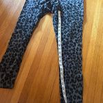 Old Navy  Grey Leopard Print Jersey Leggings, Size XL Photo 2