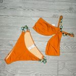 Pretty Little Thing Nwt pretty little things Orange Marble Ring Trim Cheeky Bum Bikini Bottoms & top Photo 2