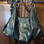 Large Hobo Style Black Handbag Photo 4