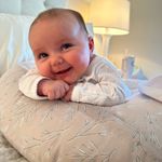 st. john's bay Women's sweater. sheer bottom edge. Medium. light pink/mauve color Photo 2