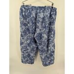 Fresh Produce  Women's 1X Blue Floral Capri Pants Elastic Waist  Cropped Photo 3